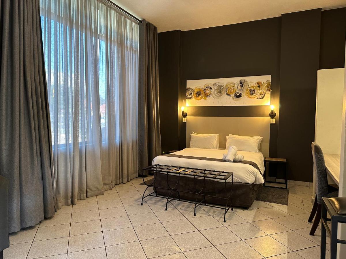 N1 Hotel Samora Machel Хараре Екстериор снимка