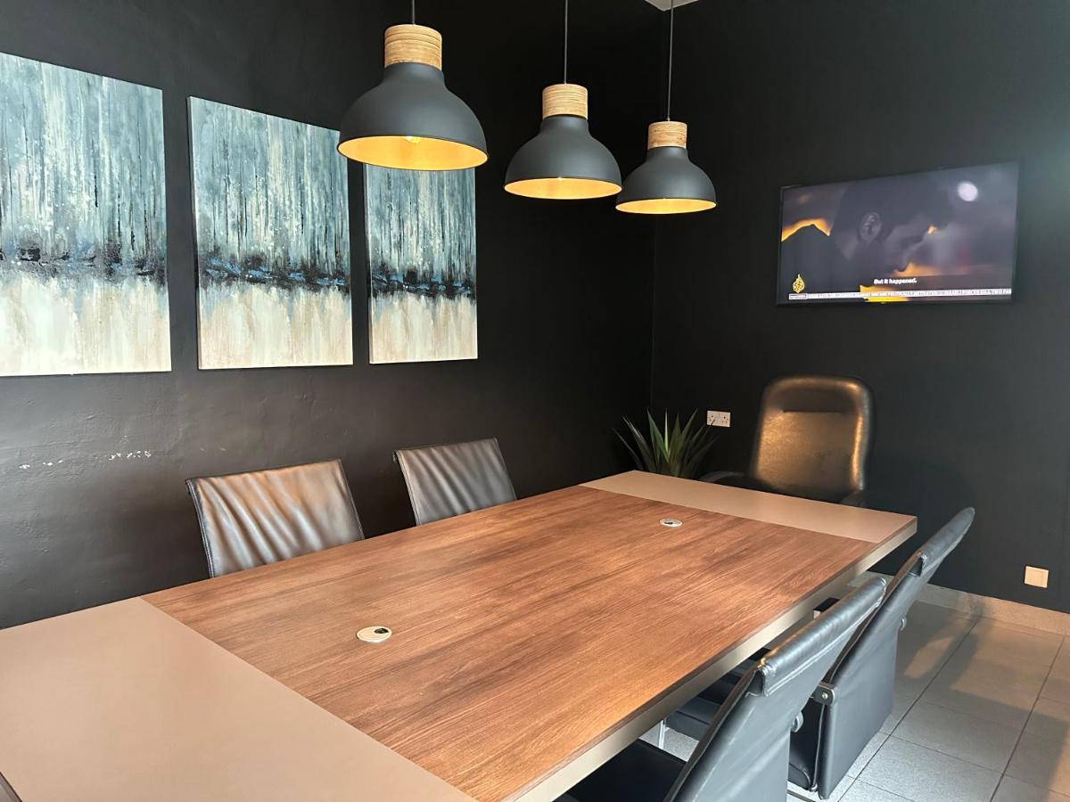 N1 Hotel Samora Machel Хараре Екстериор снимка