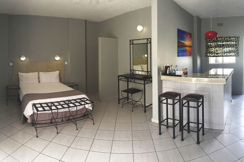 N1 Hotel Samora Machel Хараре Екстериор снимка